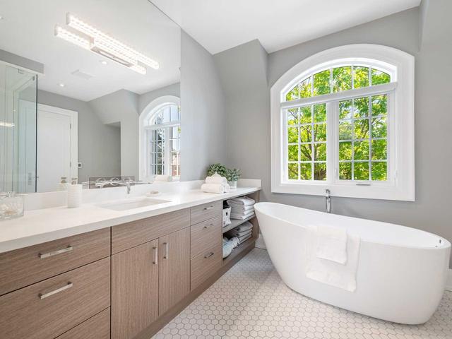 248 Lytton Blvd, House detached with 5 bedrooms, 5 bathrooms and 4 parking in Toronto ON | Image 27