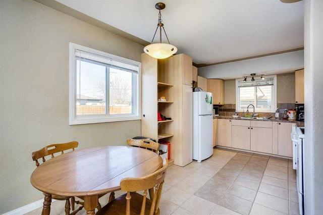 3704 28 Street Se, House detached with 4 bedrooms, 2 bathrooms and 2 parking in Calgary AB | Image 5