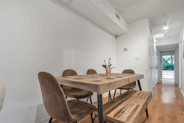 th37 - 208 Niagara St, Townhouse with 1 bedrooms, 1 bathrooms and 1 parking in Toronto ON | Image 3