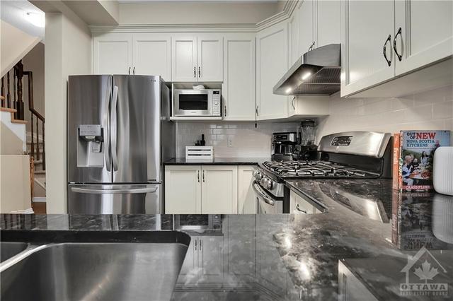 808 Kennacraig Private, Townhouse with 2 bedrooms, 2 bathrooms and 2 parking in Ottawa ON | Image 12