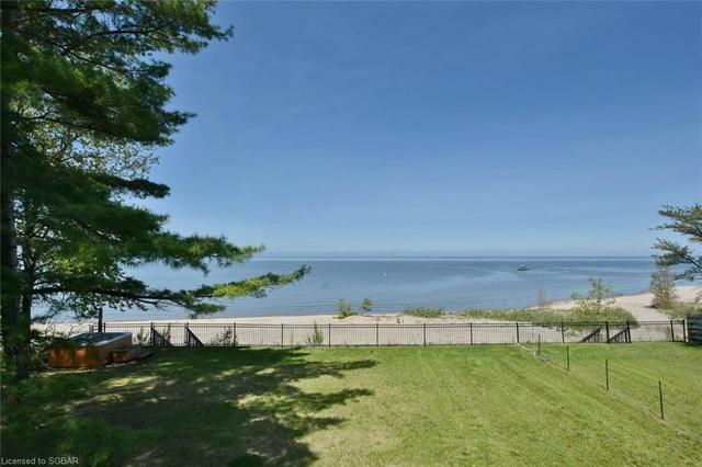 162 Santos Lane, House detached with 3 bedrooms, 2 bathrooms and 5 parking in Wasaga Beach ON | Image 8
