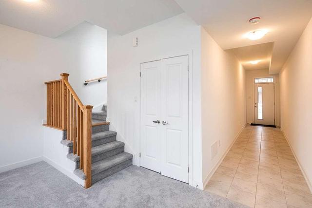 60 Saintfield Dr, Townhouse with 3 bedrooms, 2 bathrooms and 1 parking in Vaughan ON | Image 4
