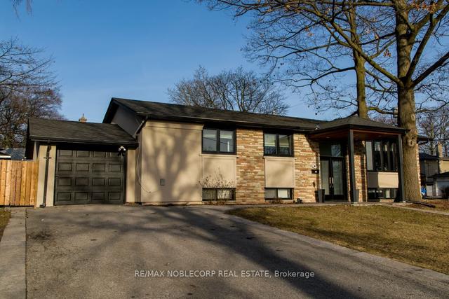 103 Exbury Rd, House detached with 3 bedrooms, 2 bathrooms and 5 parking in Toronto ON | Image 19