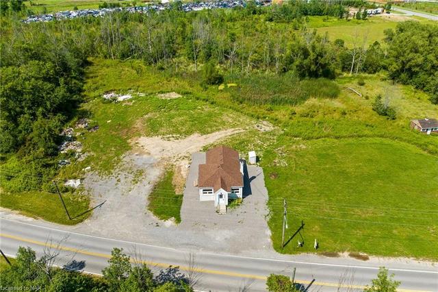8395 Beaverdams Road, House detached with 3 bedrooms, 1 bathrooms and 10 parking in Niagara Falls ON | Image 1