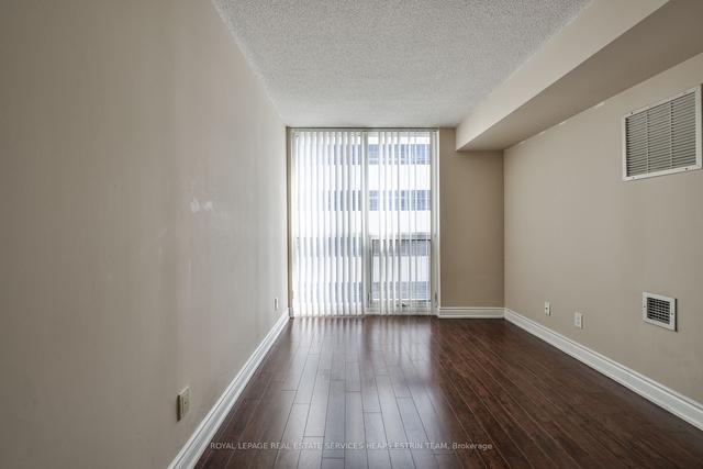 2111 - 4968 Yonge St, Condo with 1 bedrooms, 1 bathrooms and 1 parking in Toronto ON | Image 2
