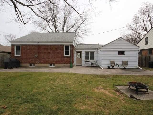 3629 Church St, House detached with 2 bedrooms, 2 bathrooms and 4 parking in Windsor ON | Image 16