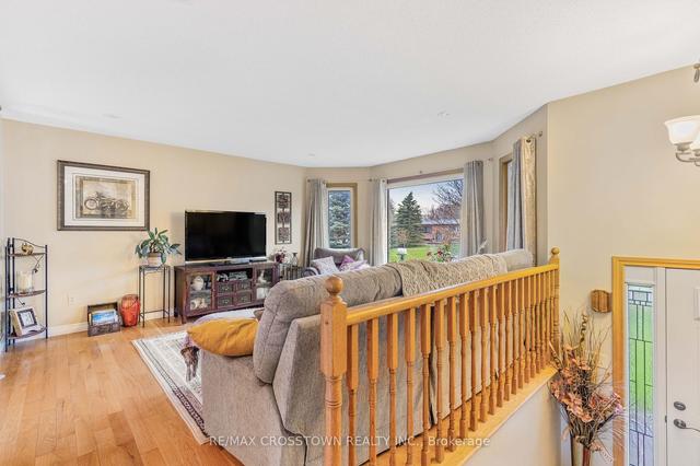 28 Marshall Cres, House detached with 3 bedrooms, 2 bathrooms and 6 parking in Essa ON | Image 27