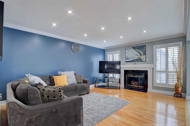 136 Millcar Dr, House semidetached with 3 bedrooms, 4 bathrooms and 4 parking in Toronto ON | Image 31