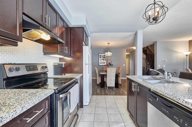 2358 Steeplechase St, House attached with 3 bedrooms, 3 bathrooms and 2 parking in Oshawa ON | Image 7