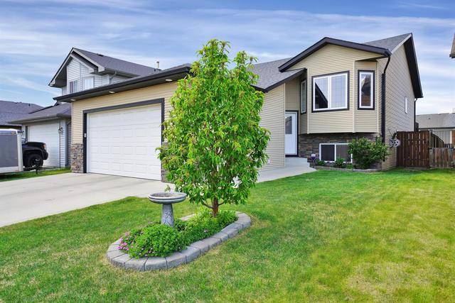 142 Jenner Crescent, House detached with 5 bedrooms, 3 bathrooms and 2 parking in Red Deer AB | Image 2