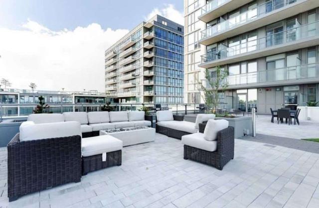 2004 - 17 Zorra St, Condo with 1 bedrooms, 1 bathrooms and 0 parking in Toronto ON | Image 2