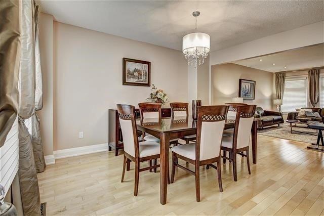 59 Tribbling Cres, House detached with 4 bedrooms, 3 bathrooms and 4 parking in Aurora ON | Image 5