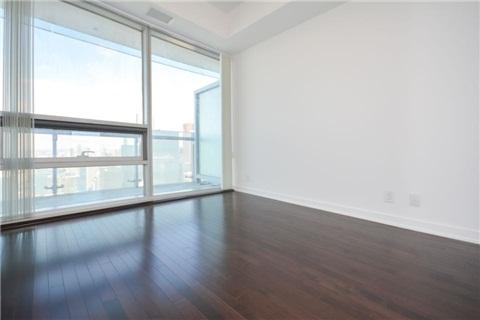 sph5609 - 12 York St, Condo with 3 bedrooms, 3 bathrooms and 1 parking in Toronto ON | Image 10