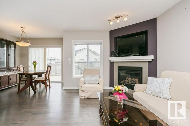 1035 177 St Sw, House semidetached with 4 bedrooms, 3 bathrooms and null parking in Edmonton AB | Image 3