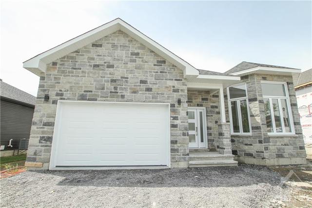 1355 Country Lane Lane, House detached with 3 bedrooms, 2 bathrooms and 10 parking in North Dundas ON | Image 1