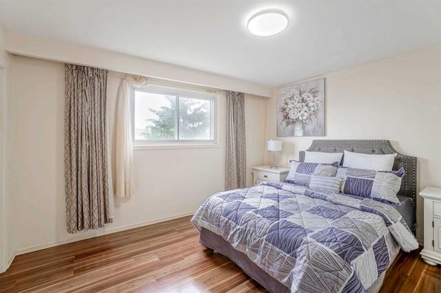 23 Hildegard Dr, House detached with 3 bedrooms, 3 bathrooms and 6 parking in Hamilton ON | Image 11