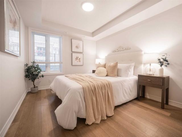 60 - 130 Twenty Fourth St, Townhouse with 2 bedrooms, 2 bathrooms and 1 parking in Toronto ON | Image 2