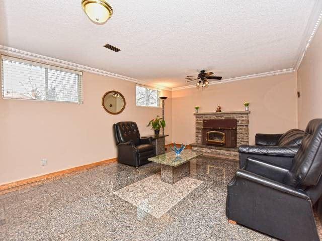 43 Marchbank Cres, House detached with 3 bedrooms, 3 bathrooms and 4 parking in Brampton ON | Image 12