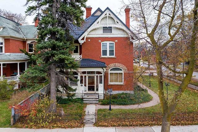 343 Pine St, House detached with 6 bedrooms, 5 bathrooms and 12 parking in Collingwood ON | Image 9