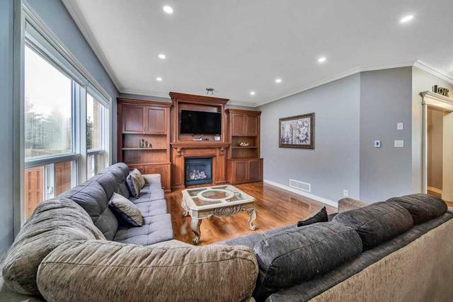 438 Robert Ferrie Dr, House detached with 4 bedrooms, 4 bathrooms and 4 parking in Kitchener ON | Image 7