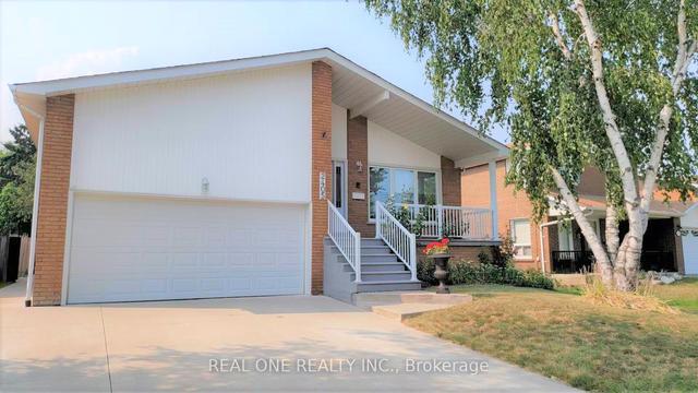 upper - 2405 Benedet Dr, House detached with 3 bedrooms, 2 bathrooms and 3 parking in Mississauga ON | Image 1