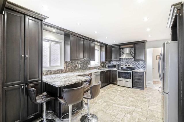4408 Jenkins Cres, House detached with 4 bedrooms, 4 bathrooms and 5 parking in Mississauga ON | Image 3