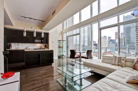lph 32 - 21 Nelson St, Condo with 1 bedrooms, 2 bathrooms and 2 parking in Toronto ON | Image 3