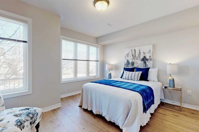 71 b Finch Ave W, House attached with 3 bedrooms, 3 bathrooms and 2 parking in Toronto ON | Image 5