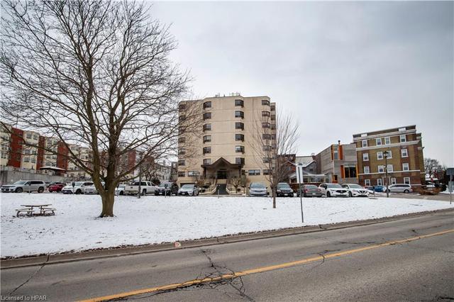 103 - 11 Cobourg Street, House attached with 2 bedrooms, 2 bathrooms and 1 parking in Stratford ON | Image 19