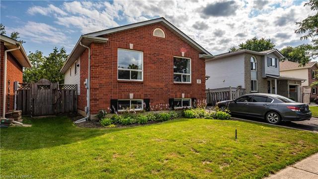 27 Coxwell Crescent, House detached with 5 bedrooms, 2 bathrooms and null parking in Brantford ON | Image 2