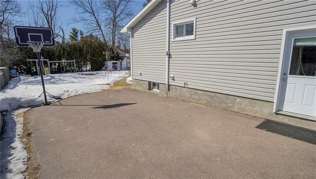 67 Selkirk Street, House detached with 4 bedrooms, 2 bathrooms and 4 parking in Petawawa ON | Image 5