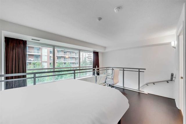221 - 80 Western Battery Rd, Condo with 1 bedrooms, 2 bathrooms and 1 parking in Toronto ON | Image 4