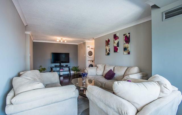 1107 - 400 Webb Dr, Condo with 2 bedrooms, 2 bathrooms and 1 parking in Mississauga ON | Image 4