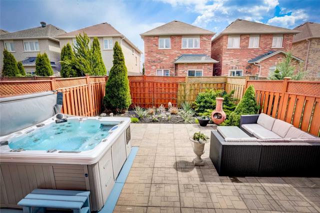 3494 Fountain Park Ave, House semidetached with 3 bedrooms, 4 bathrooms and 2 parking in Mississauga ON | Image 11