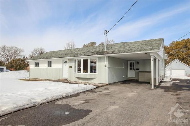 29 Todd Drive, House detached with 3 bedrooms, 2 bathrooms and 8 parking in Ottawa ON | Image 1