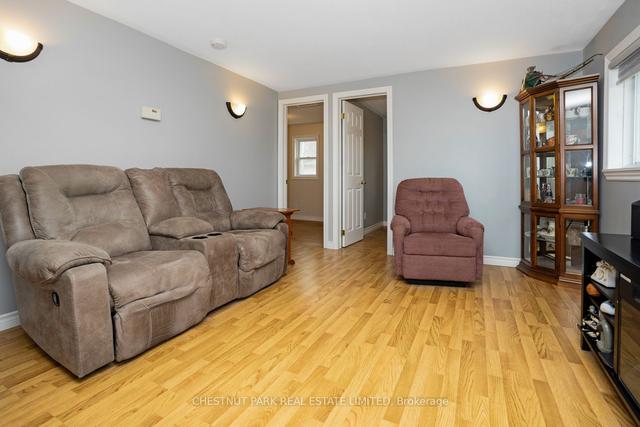 91 Glenlake Blvd, House detached with 3 bedrooms, 1 bathrooms and 3 parking in Collingwood ON | Image 5