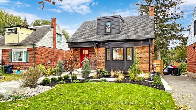 35 Lippincott St W, House detached with 3 bedrooms, 1 bathrooms and 5 parking in Toronto ON | Image 23