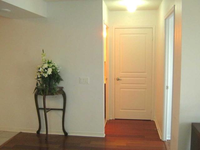 403 - 1863 Queen St E, Condo with 2 bedrooms, 2 bathrooms and 1 parking in Toronto ON | Image 13