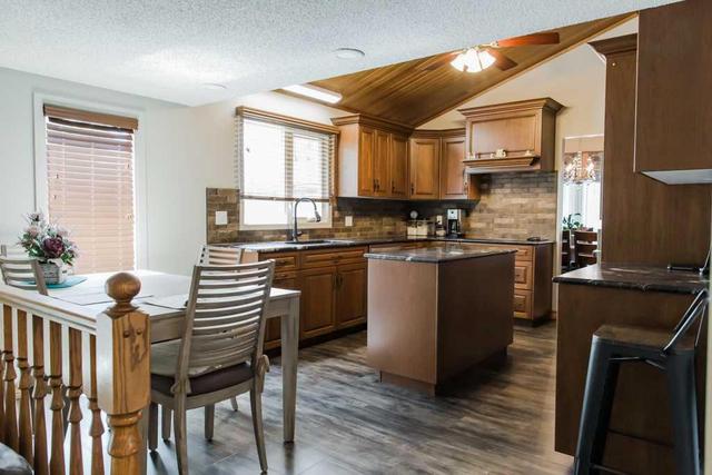 9809 75 Avenue, House detached with 5 bedrooms, 2 bathrooms and 4 parking in Grande Prairie AB | Image 12