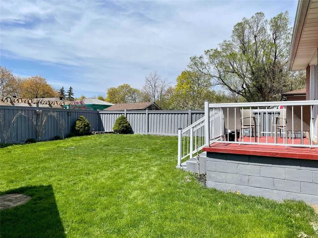 23 Ladore Dr, House detached with 3 bedrooms, 2 bathrooms and 7 parking in Brampton ON | Image 17