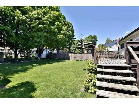 7 Andrea Cres, House detached with 3 bedrooms, 2 bathrooms and 1 parking in Orillia ON | Image 2