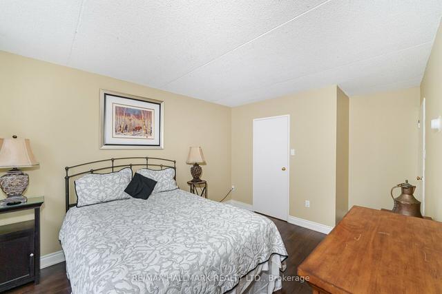 411 - 1525 Diefenbaker Crt, Condo with 3 bedrooms, 2 bathrooms and 1 parking in Pickering ON | Image 2