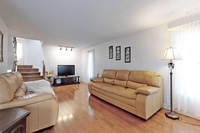 71 Sandyhook Sq, House detached with 3 bedrooms, 3 bathrooms and 3 parking in Toronto ON | Image 26