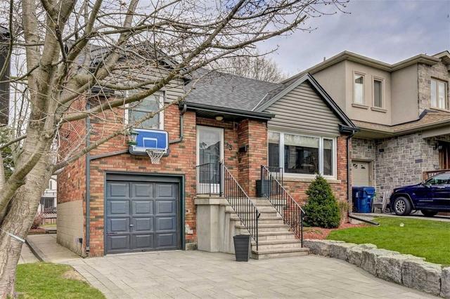 upper - 23 Woodland Park Rd, House detached with 3 bedrooms, 1 bathrooms and 3 parking in Toronto ON | Image 12