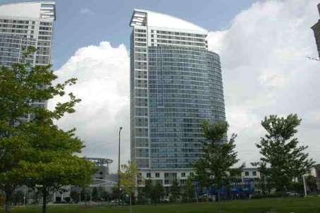 th331 - 38 Lee Centre Dr, Condo with 2 bedrooms, 3 bathrooms and 2 parking in Toronto ON | Image 1