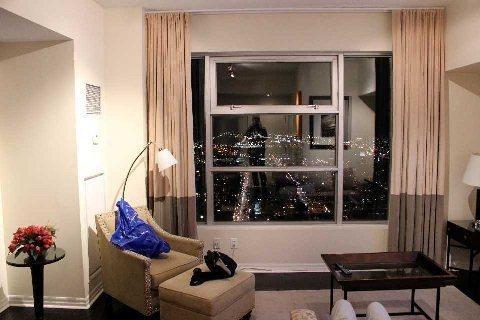 3804 - 1 King St W, Condo with 1 bedrooms, 1 bathrooms and null parking in Toronto ON | Image 2