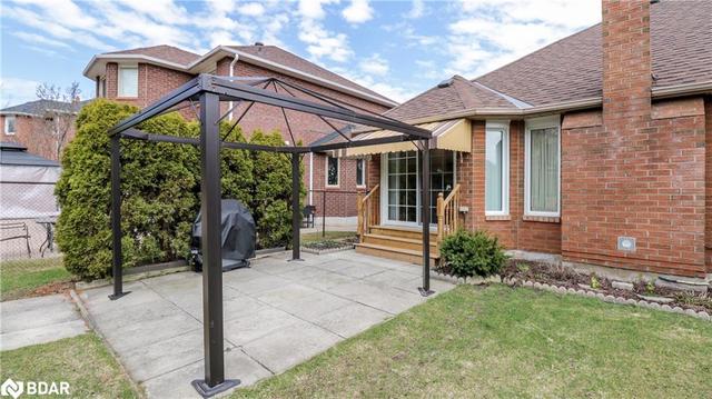 8 Tomlin Court, House detached with 3 bedrooms, 3 bathrooms and 6 parking in Barrie ON | Image 8