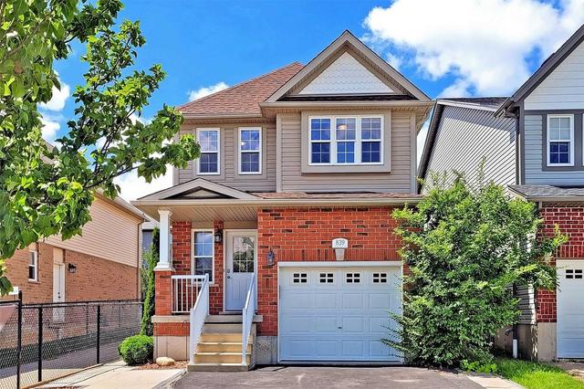 839 Laurelwood Dr, House detached with 3 bedrooms, 2 bathrooms and 3 parking in Waterloo ON | Image 1