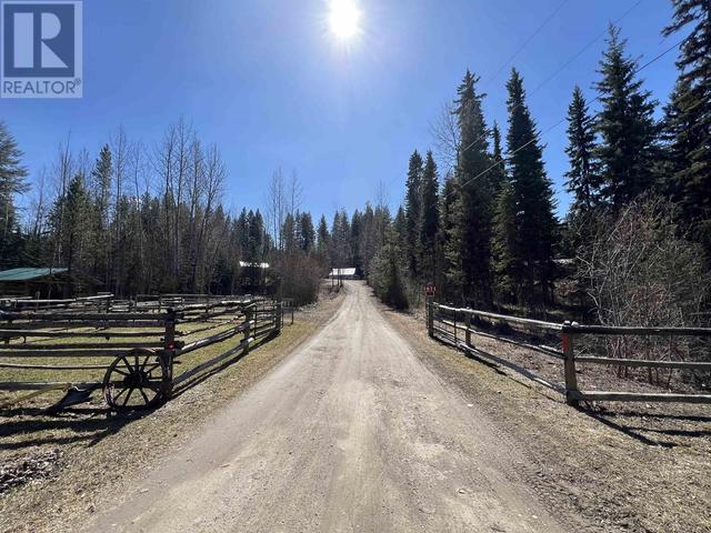 1071 Marsh Road, House detached with 3 bedrooms, 2 bathrooms and null parking in Cariboo I BC | Image 26