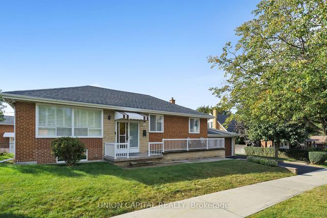 66 Ridge Point Cres, House detached with 2 bedrooms, 1 bathrooms and 1 parking in Toronto ON | Image 26